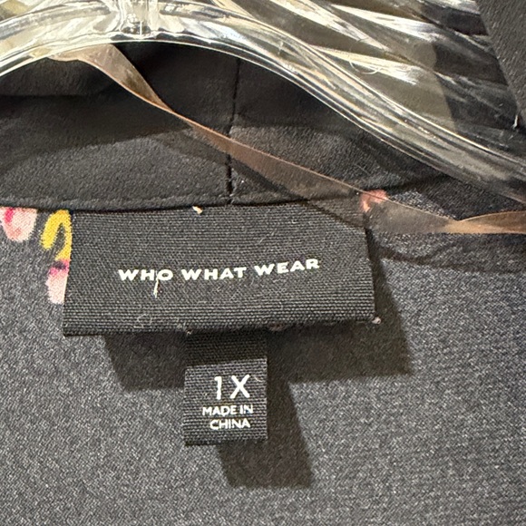 Who What Wear Black Robe with Pink Floral Design - Picture 3 of 8